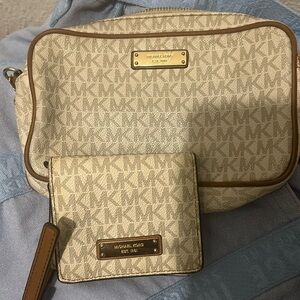 MK PURSE AND MATCHING WALLET